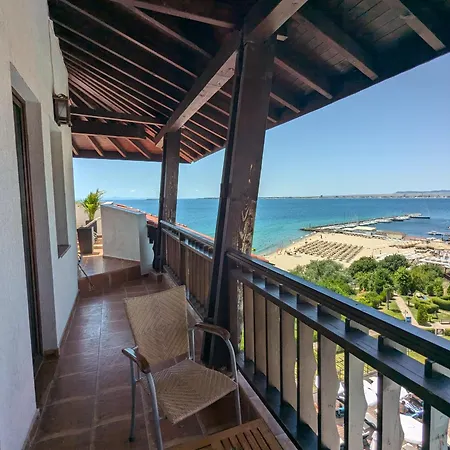 Beachfront Apartment *